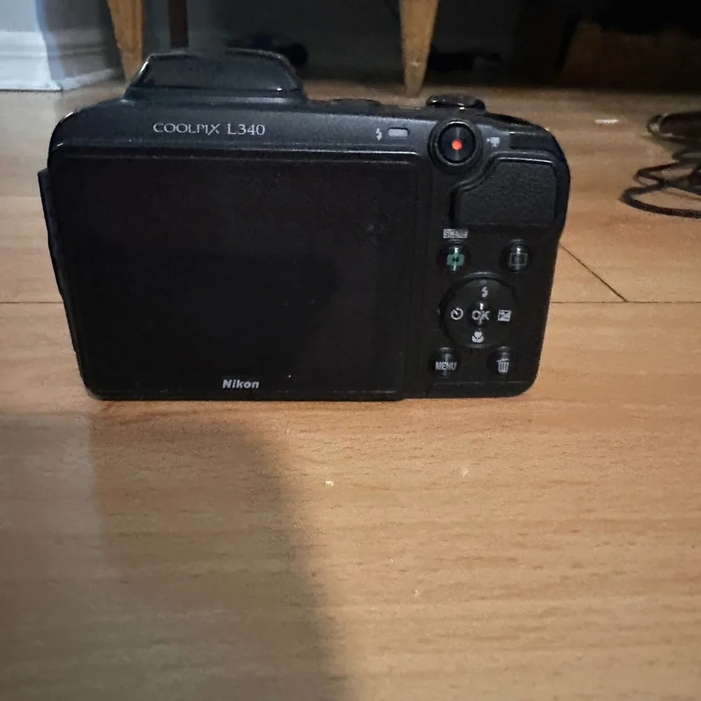 Nikon Coolpix Bundle (Watch the Video)